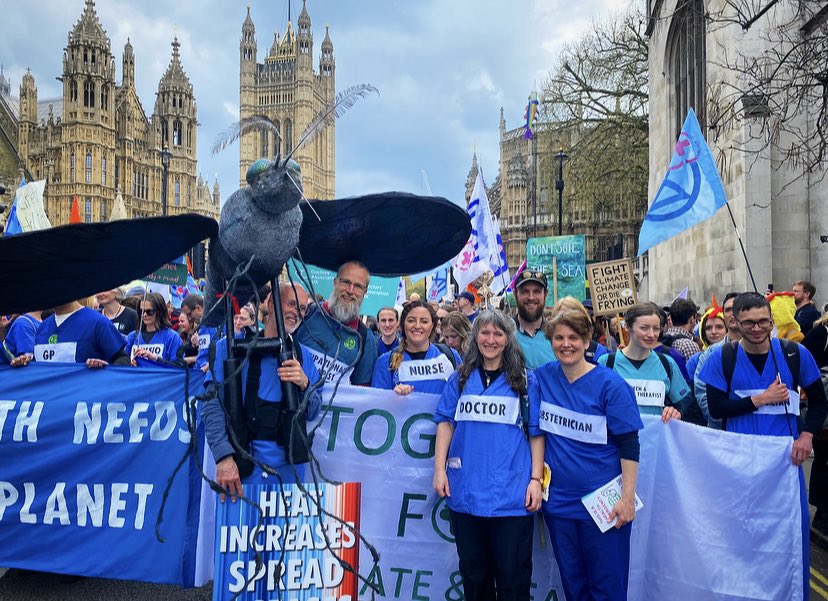 PwSiobhan's tweet photo. Amazing turn out today. Apparently estimates from the police was approx 90k #TheBigOne #UniteToSurvive #EarthDay #planetaryhealthhub 💚💪 https://t.co/Ddai0iAAsS