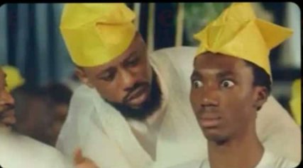 UyanneSamuel's tweet photo. my elder brother: Mummy is asking for her yesterday remaining change

Me: https://t.co/THU6qERQKo