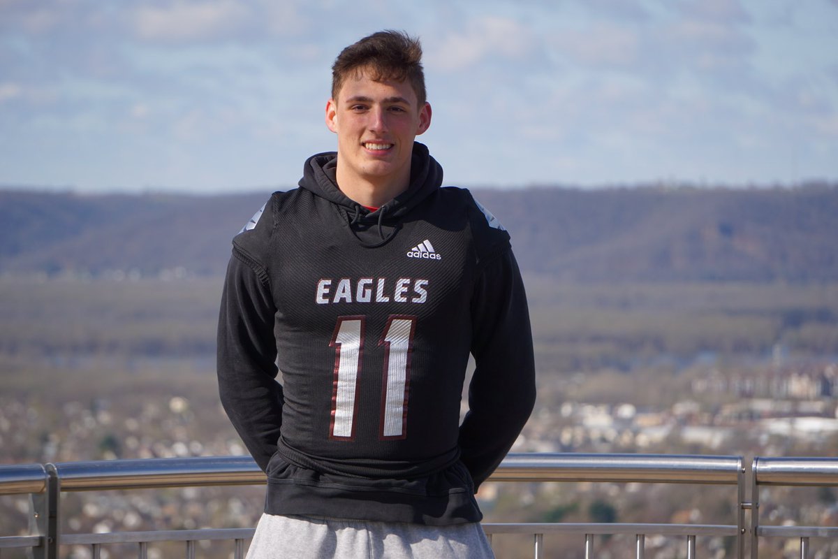 Had a great visit at UW La Crosse seeing the beautiful campus and learning Eagle football! <a href="/AndrewMcGlenn/">Andrew McGlenn</a> @UWLCoachJanus