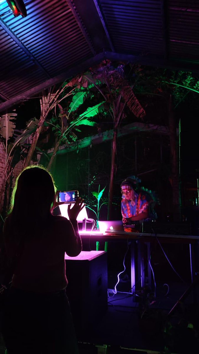 SabericoRest's tweet photo. PLANET ELECTRO DISCO de @ravenstudiogt en Zona 4, Muchas gracias por asistir y escuchar de la música Electro Techno!
#elbackstagedesaberico #restaurantesaberico #ravenstudiogt #humansuburbio #xangoxaman #diskostarz #Guatemala #4gradosnorte #techno #electronicmusic https://t.co/iLZabrk1Zg