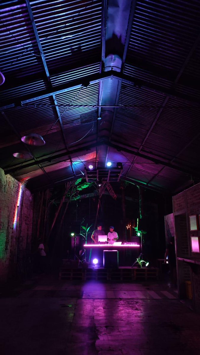 SabericoRest's tweet photo. PLANET ELECTRO DISCO de @ravenstudiogt en Zona 4, Muchas gracias por asistir y escuchar de la música Electro Techno!
#elbackstagedesaberico #restaurantesaberico #ravenstudiogt #humansuburbio #xangoxaman #diskostarz #Guatemala #4gradosnorte #techno #electronicmusic https://t.co/iLZabrk1Zg