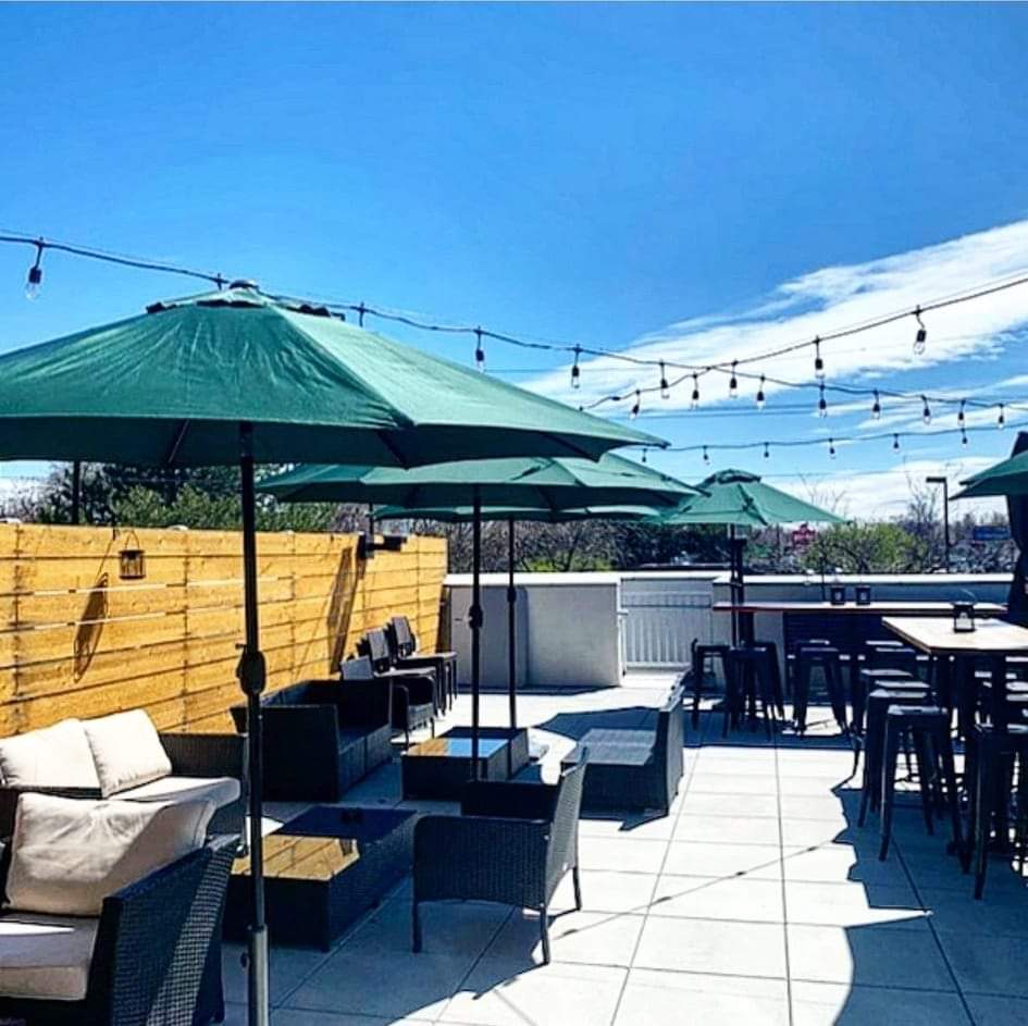 thejamesboise's tweet image. Patio is officially open and ready for your visit!

#TheJamesBoise | #OutsideDining | #PatioWeather | #WeekendVibes | #SpringTimeVibes | #Food | #Boise | #EatLocal