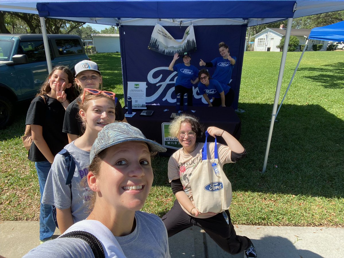 millenniumscps's tweet photo. Millennium’s Beta Club participated in their 2nd annual Earth Day service project with Seminole County today, where they cleaned up litter along the St. John’s River in Sanford. #stjohnsrivercleanup #jrbetaclub #investinourplanet https://t.co/2a9pkI36aD