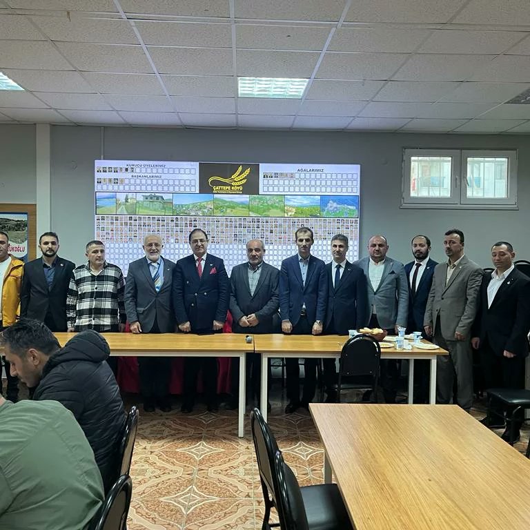 RpSancaktepe's tweet photo. İstanbul 1 Bölge Milletvekili Adaylarımız Erol KARAKOÇ ve Enes Şenel AKARÇEŞME Sinop Boyabat Çattepe Köy Derneği Bayram Ziyaretinde  Bulunduk .
@erolkarakoc @enessenelakarcesme
@yavuzacar
@ekremyahyaa #sinopboyabatçattepedernegi
#HayırlıBayramlar 
#MilliGörüşMeclise https://t.co/Pv9TglofdV