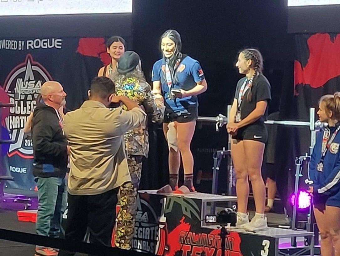 CoachStoSM's tweet photo. Congratulations to former Rattler outfielder &amp; power lifter, @criseldafacundo , for being crowned the 56KG collegiate National Champion!
Squat 187.5 kg/413.4 lbs American record Open &amp; Jr
Bench 115 kg/253 .5 lbs 
Deadlift 180 kg/396.8 lbs
Total 482.5 kg American record Colleg&amp; Jr https://t.co/rsYLJVlTYK