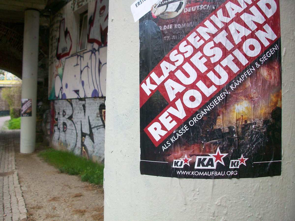 komaufbau's tweet photo. #Klassenkampf! #Aufstand! #Revolution! Als Klasse organisieren, kämpfen und siegen! Heraus zum 1. Mai https://t.co/xXb5FyBAZm