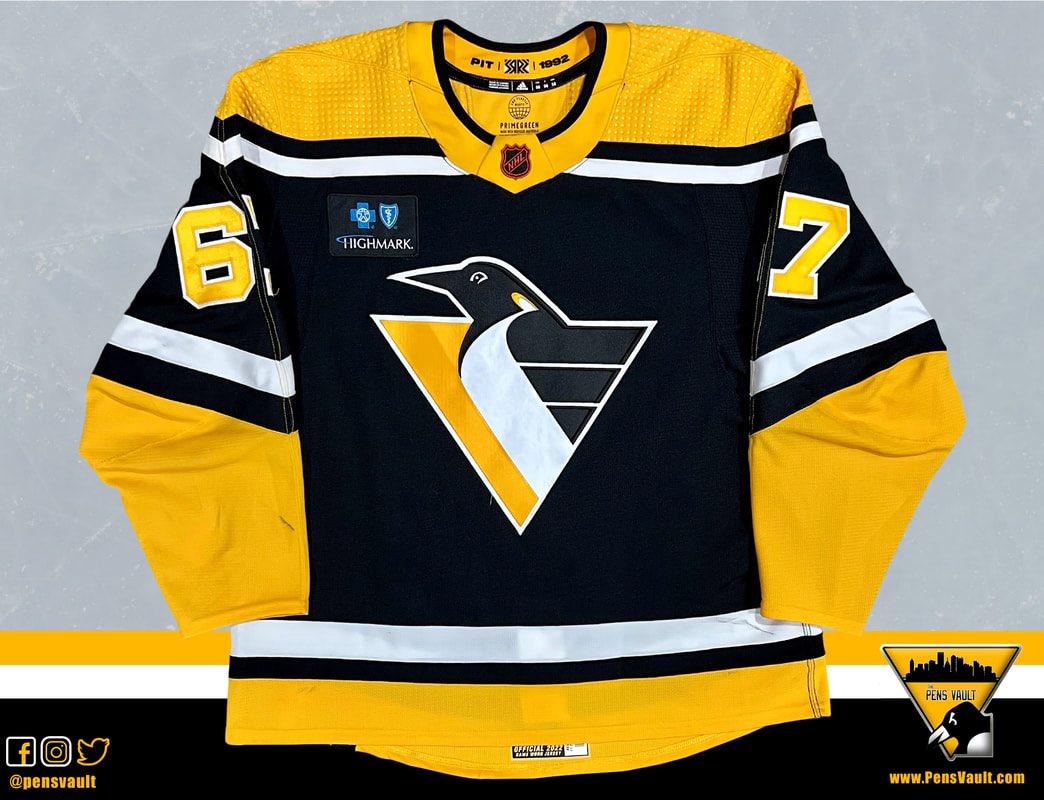 PensVault's tweet photo. Rickard Rakell 2022-23 Reverse Retro Set Game Worn Jersey. @RickyRakell93 wore this jersey for 9 games. He scored 4G &amp; 2A along w/ a -1 rating &amp; 2 PIM’s. #LetsGoPens https://t.co/6e0SiCqSQ0