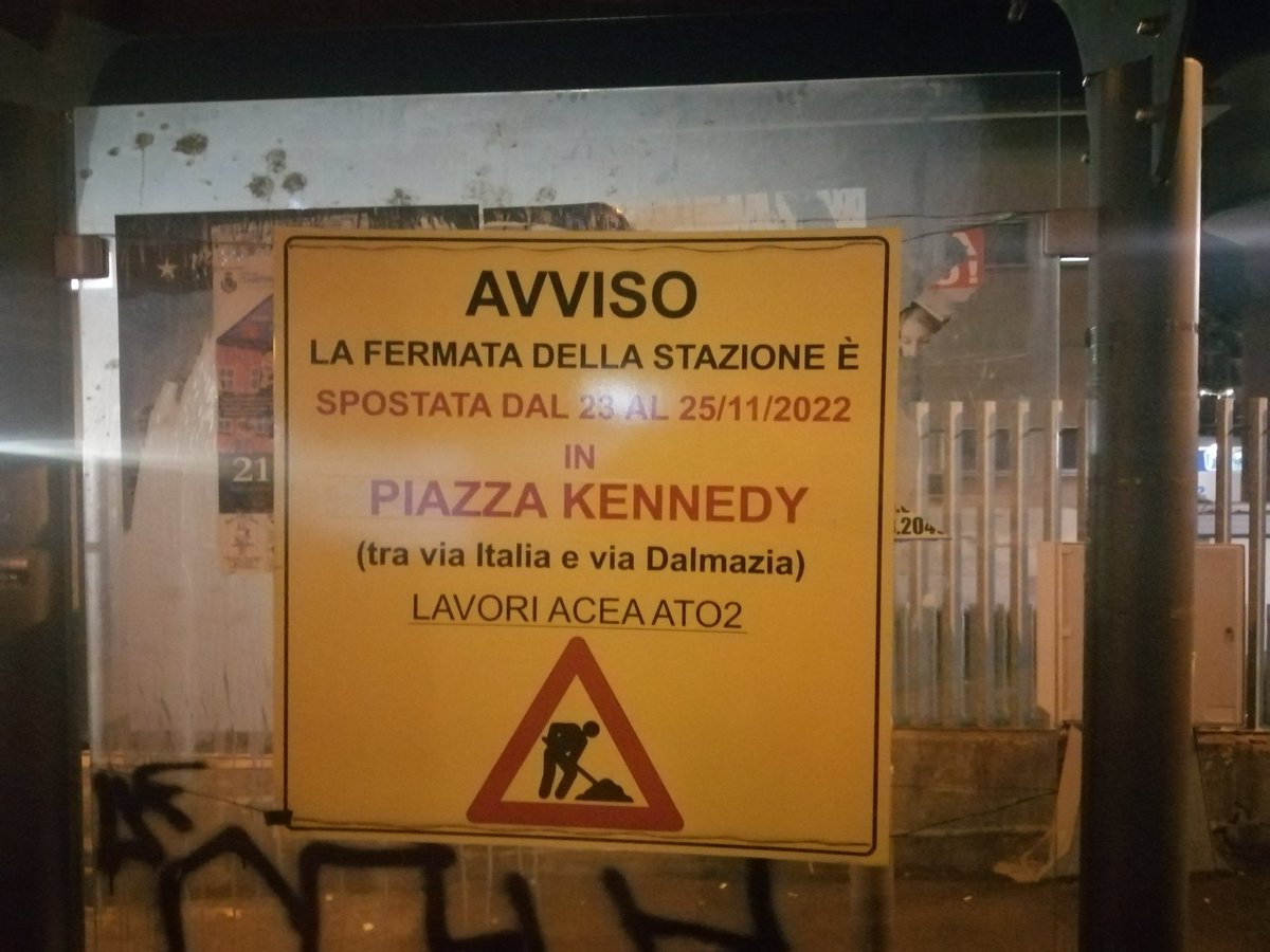 FabioAbate7's tweet photo. @pl_ciampino è possibile provvedere a rimuovere questo cartello dalla pensilina di fermata dei bus Ciampino Airlink di Piazza L. Rizzo? https://t.co/wzZWtnBEif