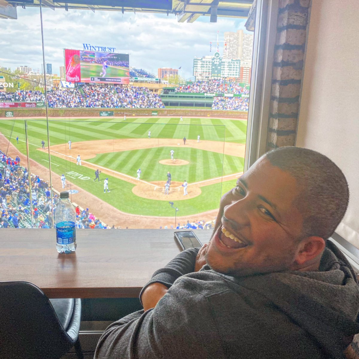 I love my brother Jason Easom, he was honored yesterday on Wrigley Field for his years of service with <a href="/USArmy/">U.S. Army</a> Thank you <a href="/Cubs/">Chicago Cubs</a> and thank you to Cubs President Mr. Crane Kenny for letting us hangout today!! <a href="/Bk_Soldier1982/">Jason Easom</a>