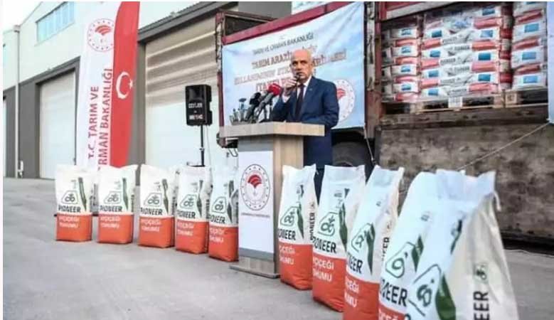 Tarımda yerli ve milli meslektaşlarınıza sahip çıkmakla olur.Bir tarım danışmanı olarak üreticilerime bir çuval olsa dahi yabancı sermayenin ürününü asla tavsiye etmeyeceğim..<a href="/VahitKirisci/">Prof.Dr.Vahit Kirişci</a>