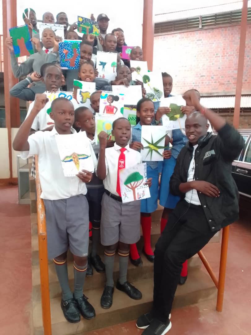 ayowecca_uganda's tweet photo. Engaging young people in environmental protection not only creates direct impact on changing their behaviors & attitudes, but possibly influence their parents, relatives & families. #EarthDay2023 #EarthDay23 #EarthDayEveryDay #web3 #refi #ClimateCriss #ClimatsChange #twiff #SDGs https://t.co/D3N7vbdsOt