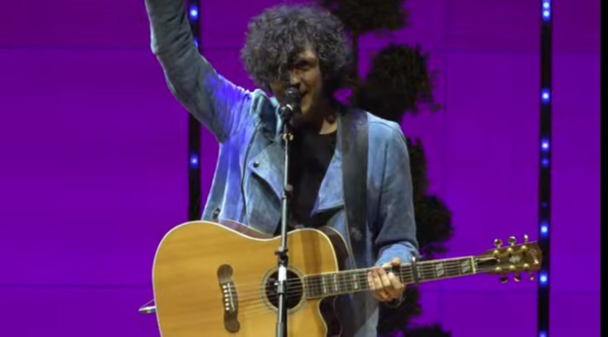 'Più che la terra' la musica ha aiutato a rendere meno amara la mia vita, senza la musica non so che avrei potuto fare😢💔

#ErmalMeta #live #emozioni #OnePeopleOnePlanet #EartDayItalia