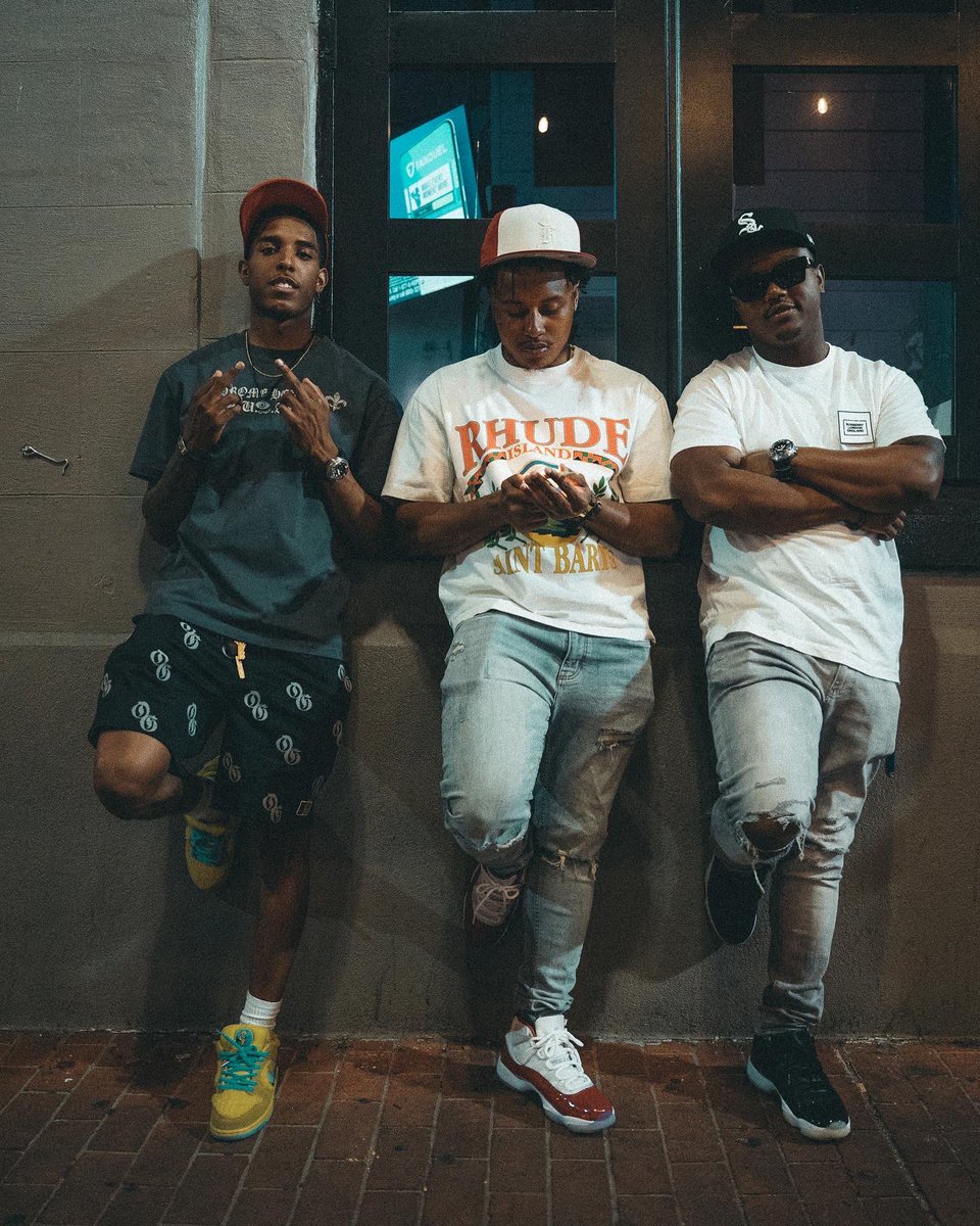 1Lil___'s tweet photo. Nigga say he working hard but ain’t shit to show like he Chris Paul, nigga was the shit in highschool but he fell off like he Gelo ball #SDTYCU https://t.co/XHGfE9nOjs