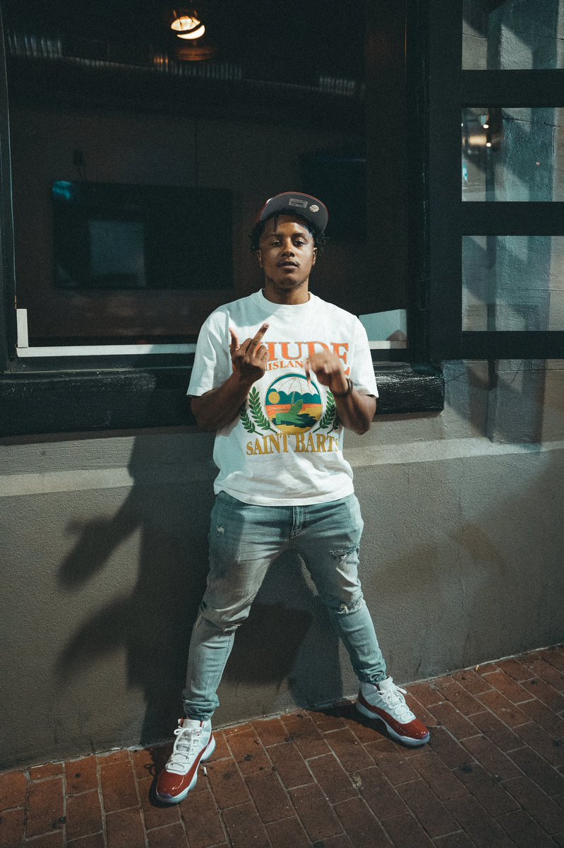 1Lil___'s tweet photo. Nigga say he working hard but ain’t shit to show like he Chris Paul, nigga was the shit in highschool but he fell off like he Gelo ball #SDTYCU https://t.co/XHGfE9nOjs