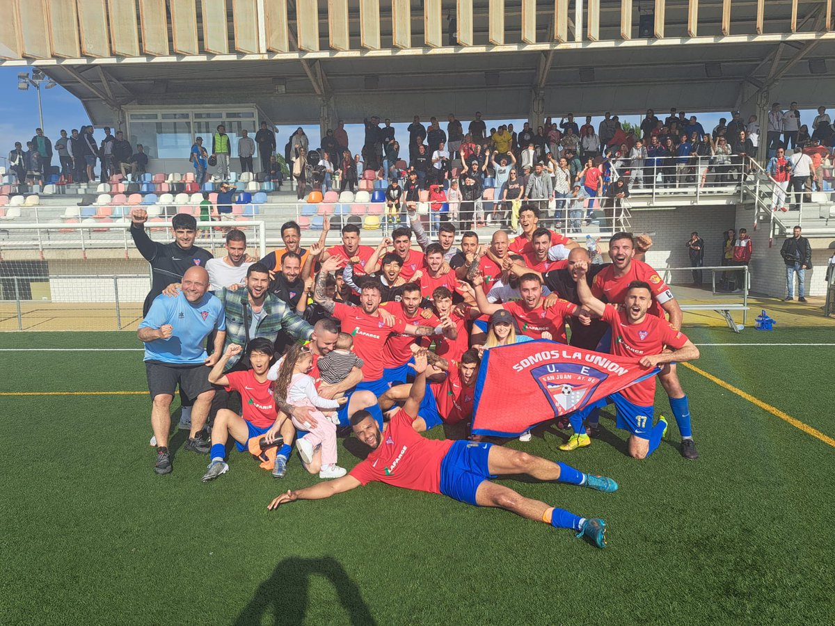 hectorjimenez_9's tweet photo. SOMOS DE PRIMERA🚀⚽️🔴🔵
@SJATLMontcada https://t.co/TD6j4IcTdL