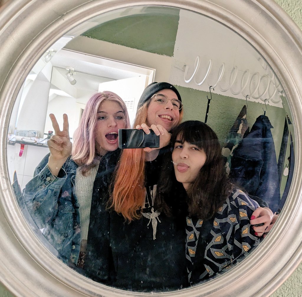 adrienne.🌸 tweet media