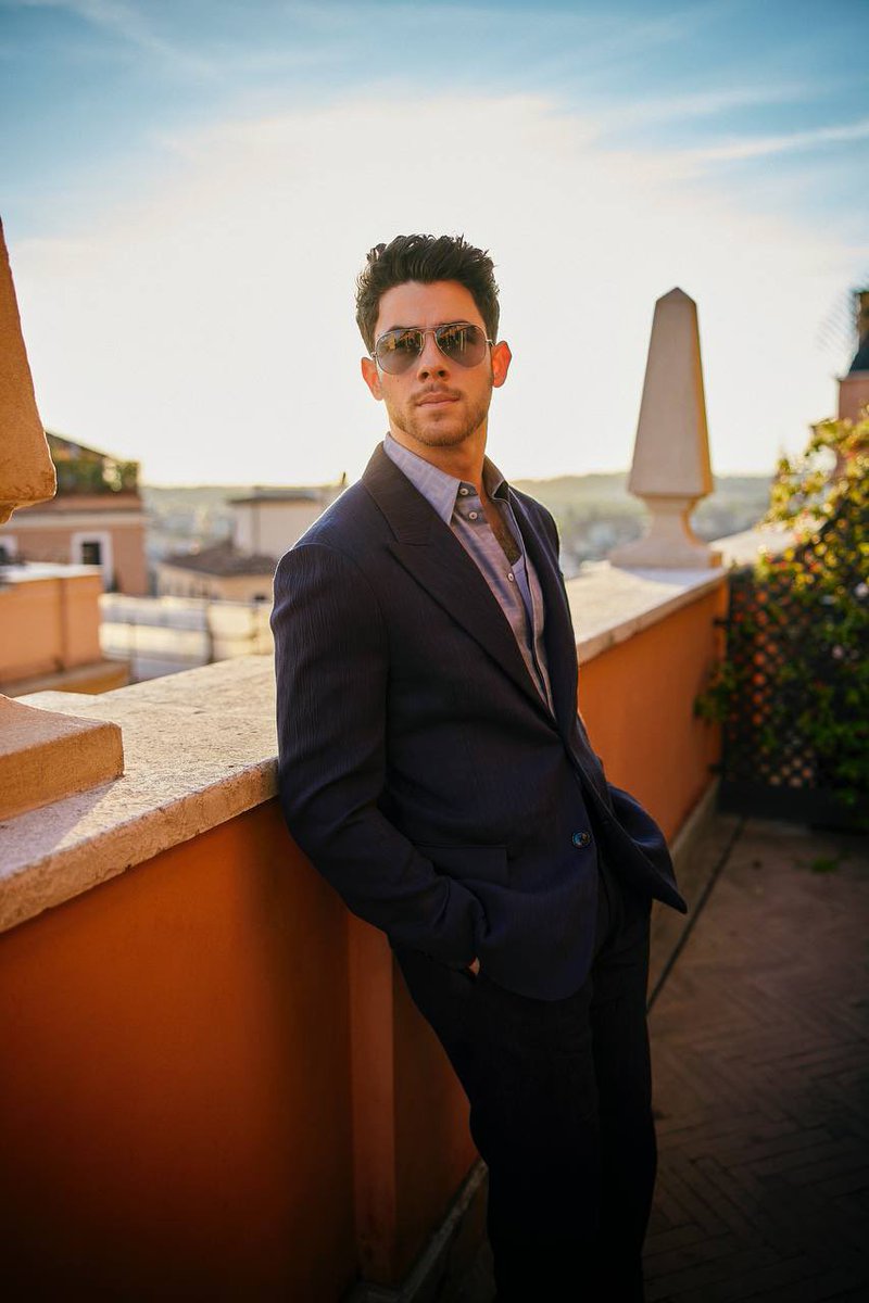 nickjonas's tweet photo. When in Rome https://t.co/EDPuQwTYuH