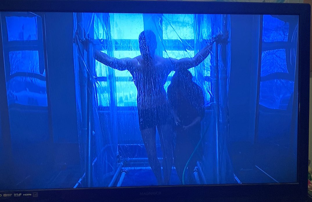 lapenseesausage's tweet photo. in my opinion New Amsterdam went a liiiiiiittle heavy on the christ imagery in this shot https://t.co/TvRH8AsEUY