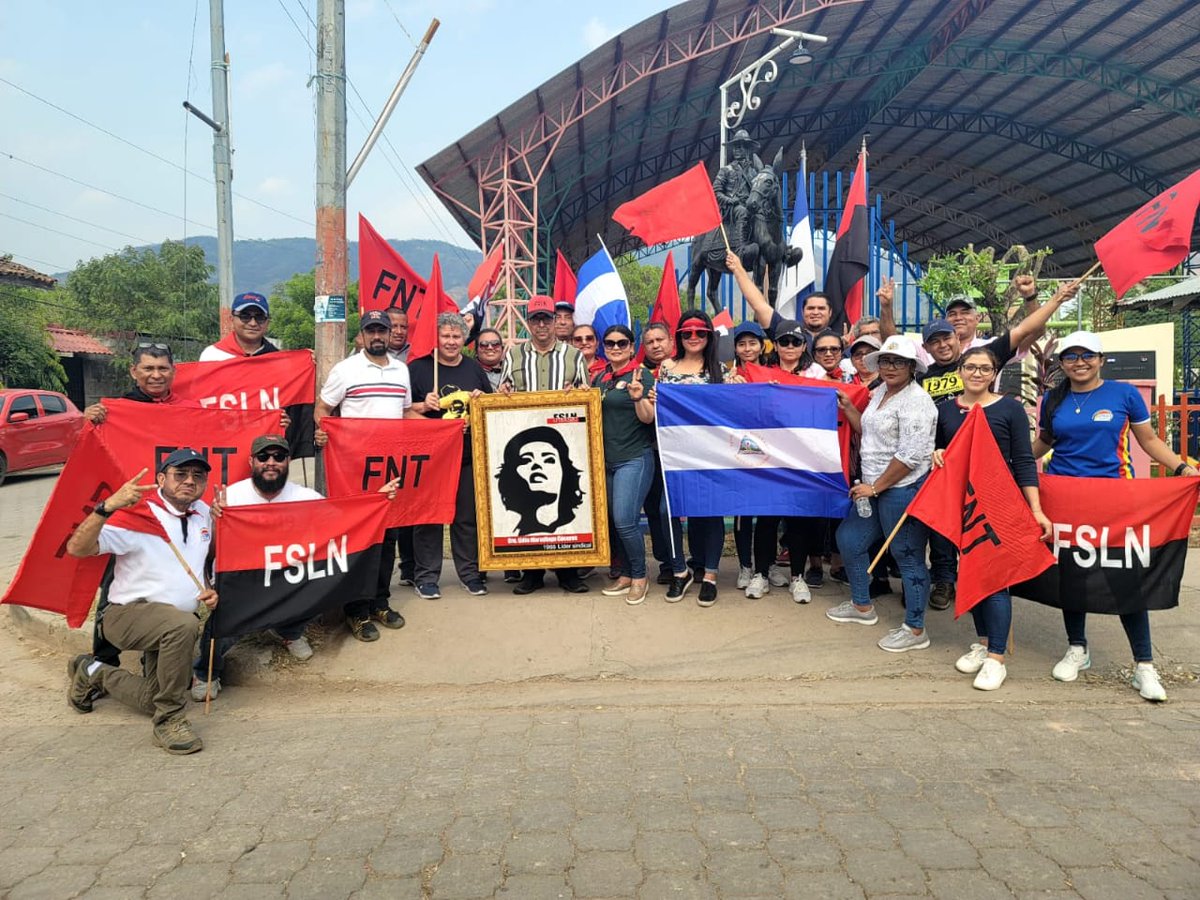 siproesunanleon's tweet photo. SIPROES UNAN León, presente en la conmemoración del 57 Aniversario del Tránsito a la Inmortalidad de la Cra. Lidia Maradiaga, primer líder sindical asesinada por la guardia somocista.
#LaPazNuestraVictoria 
#SiproesUnanLeón
#LeonRevolucion https://t.co/qtGcSUcLQn