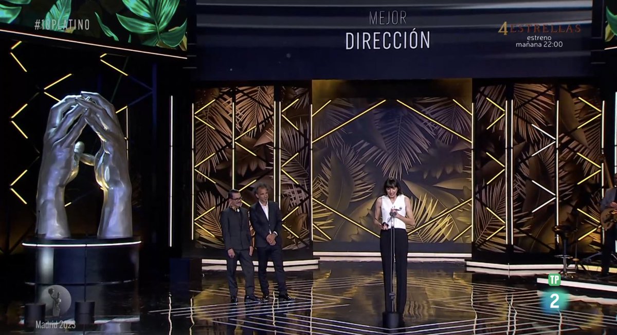ECAM_'s tweet photo. 🏆 Rodrigo Sorogoyen (#alumniECAM) recibe el #PremioPLATINO a Mejor Dirección por ‘As bestas’.
¡Muchas felicidades! 👏
#AlumniECAM #TalentoECAM #ComunidadECAM https://t.co/2nvQTOQjiD