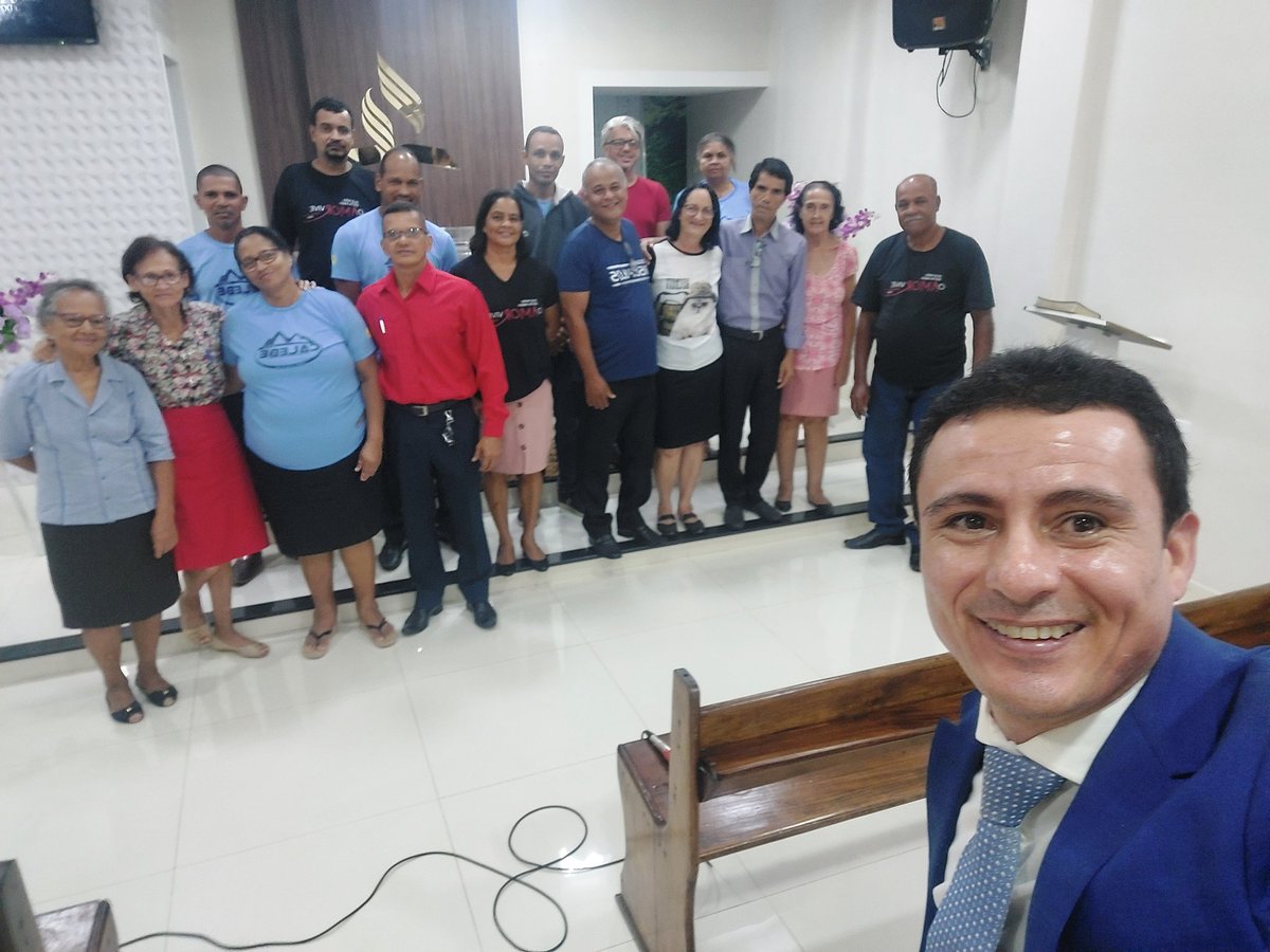 #Creio que a minha maior responsabilidade é facilitar a vida e o ministério dos pastores Distritais, apoiando cada um em suas respectivas demandas. Por isso a cada Sábado a tarde,estou em um distrito diferente para ajudar o Pr na ampliação da visão, capacitação e envio da ovelhas