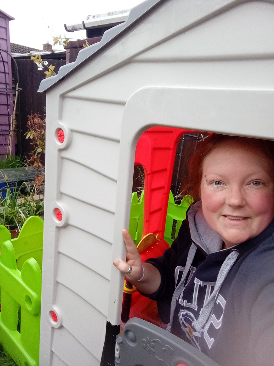maryrbeddows's tweet photo. Wanted to share the good news - I'm finally a #homeowner!
Check out my new #microhome - an amazing feat considering I'm a #millenial 😅
Has covered #porch, private #garden on a secluded plot, #kitchenette, adjacent sun #terrace with #grapevines, #slide & hand-built #pergola! https://t.co/GXWvDyxCnt