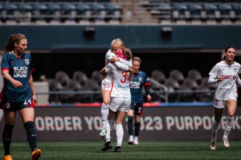 Penn State Womenâs Soccer (@pennstatewsoc) on Twitter photo From College to the Pros⌠THIS is familyđđ¤
What a special moment for Penelope and Ally.
#WeAre | <a href="/NWSL/">National Womenâs Soccer League</a> From College to the Pros⌠THIS is familyđđ¤
What a special moment for Penelope and Ally.
#WeAre | <a href="/NWSL/">National Womenâs Soccer League</a>