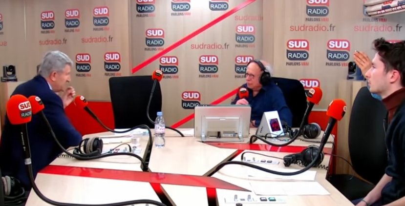 RÉSISTANCE tweet media