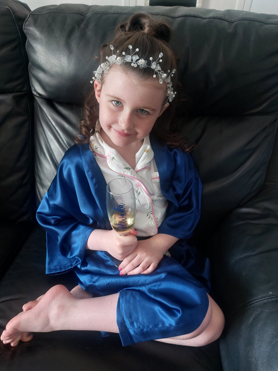 MeganTotten4's tweet photo. @MrsCrerar 

N loved getting ready for mummy and daddys wedding day 🤍💒
She had lots of fun dancing with all her friends 💗 https://t.co/6air1rO8Ad