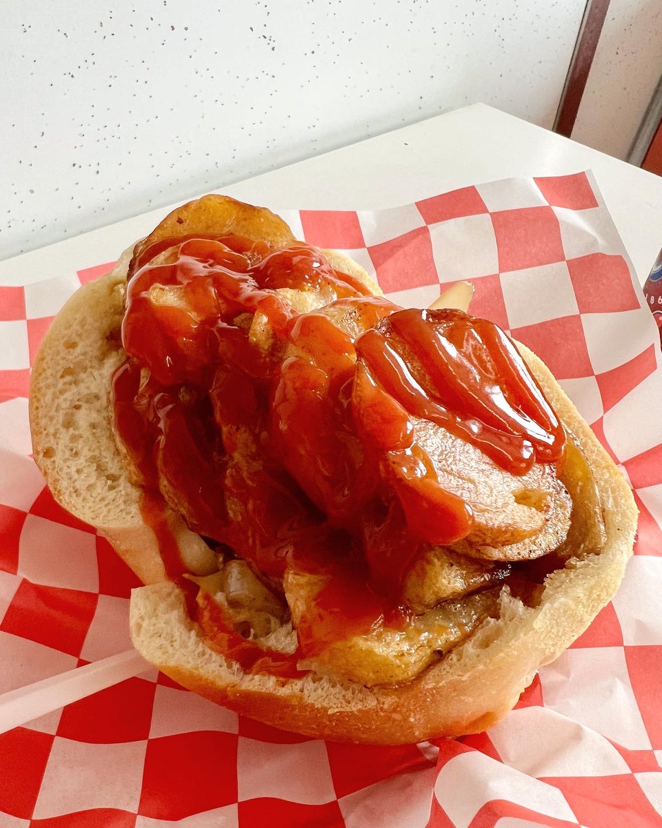 tonyatthetable's tweet photo. Ready to MANGIA my Italian Hot Dog at @JimmyBuff in #WestOrangeNJ. 
————————————
#ItalianHotDog #ItalianStyle #ItalianStyleHotDog #PizzaBread #JimmyBuff #JimmyBuffs #JimmyBuffsWO #WestOrange #TonyMangia #AtTheTableWithTony #MANGIA #ItalianAmerican #LittleItaly #ItalianEnclaves https://t.co/tWx7Jbh5DH