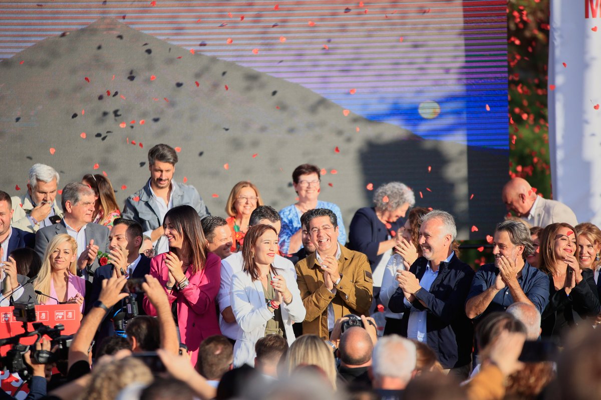 PSOETenerife's tweet photo. 🌹GRACIAS POR TANTO CARIÑO Y APOYO 🌹

Hoy el #PSOETenerife ha presentado a las personas que seguirán transformando #Canarias y #Tenerife los próximos cuatro años. 

#CanariasEnBuenasManos
#TenerifeConFundamento 

https://t.co/Es2q3om3H2 https://t.co/3eKkowN8Vm