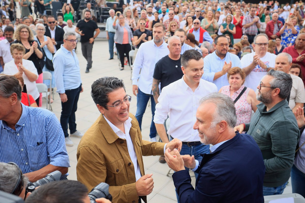 PSOETenerife's tweet photo. 🌹GRACIAS POR TANTO CARIÑO Y APOYO 🌹

Hoy el #PSOETenerife ha presentado a las personas que seguirán transformando #Canarias y #Tenerife los próximos cuatro años. 

#CanariasEnBuenasManos
#TenerifeConFundamento 

https://t.co/Es2q3om3H2 https://t.co/3eKkowN8Vm