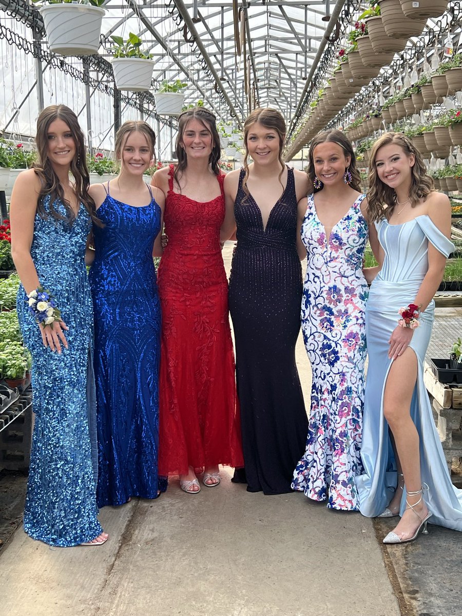 LPPSoccer's tweet photo. Have a great time at Prom tonight ladies! Make good decisions and enjoy yourselves! https://t.co/YHe0M0wGe0