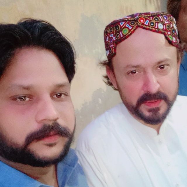 SHEHZORKHAN4's tweet photo. پاکستان پیپلزپارٹی کے صوبائی رہنماء و سوشل ورکر سیدشہزاد علی شاہ جیلانی سے عید کے پہلے دن ملاقات سائیں نے سب دوستوں کو دعاؤں سے نوازا۔
@shahzadsjillani 
#teamshahzadshah
#firstdayofeid 
#Celebration 
#EidMubarak https://t.co/rEkUdGlQv2