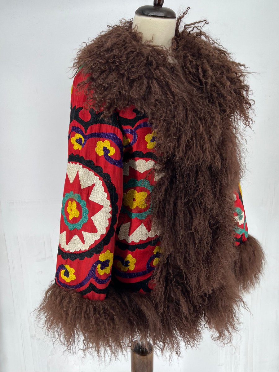 Ethnic_HomeArt's tweet image. Vintage Penny Lane Jackets, Shearling Coat, Afgan Coat, Suzani Coat, Fur Jackets, Retro Fashion, Almost Famous 1960s, Unique Clothes #VintageJackets #PennyLane 
Buy here etsy.com/listing/131308…