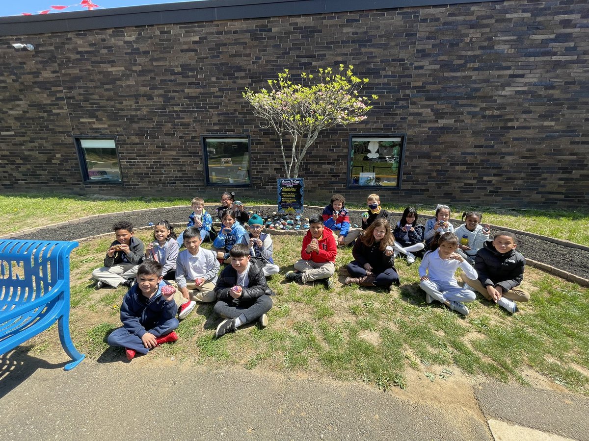Gibson_FLC's tweet photo. Beyond impressed with the rocks my kiddos created for our garden! So happy to share them with others!  #kindnessrocksatFLC #believeinFLC https://t.co/8PA28tbgc9