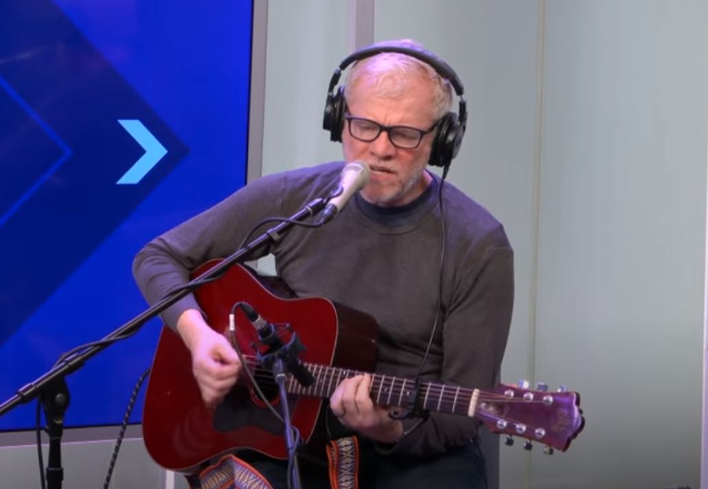 slicingeyeballs's tweet photo. WATCH: The New Pornographers cover Inspiral Carpets' "This Is How It Feels" for Sirius XM https://t.co/32ndVTVl3d https://t.co/HXpiUrmkVA