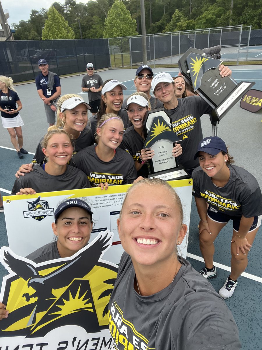 ASUNSports's tweet photo. Nothing better than a selfie with the CHAMPIONS🏆

#ASUNBuilt | @ASUNTennis | @OspreyWTEN https://t.co/IeWw0RZa06
