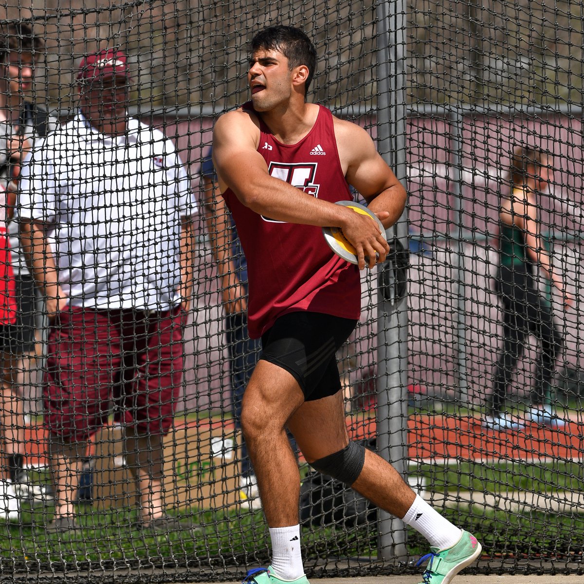 UMass_XC_TF's tweet photo. UMass men's and women's track and field took on the Holy Cross Invitational on Saturday, capturing second and third places, respectively!

RECAPS:
M: https://t.co/DpPhvt8EZk
W: https://t.co/6MrYiTfw6e

#Flagship 🚩 https://t.co/mSXkcol8UR