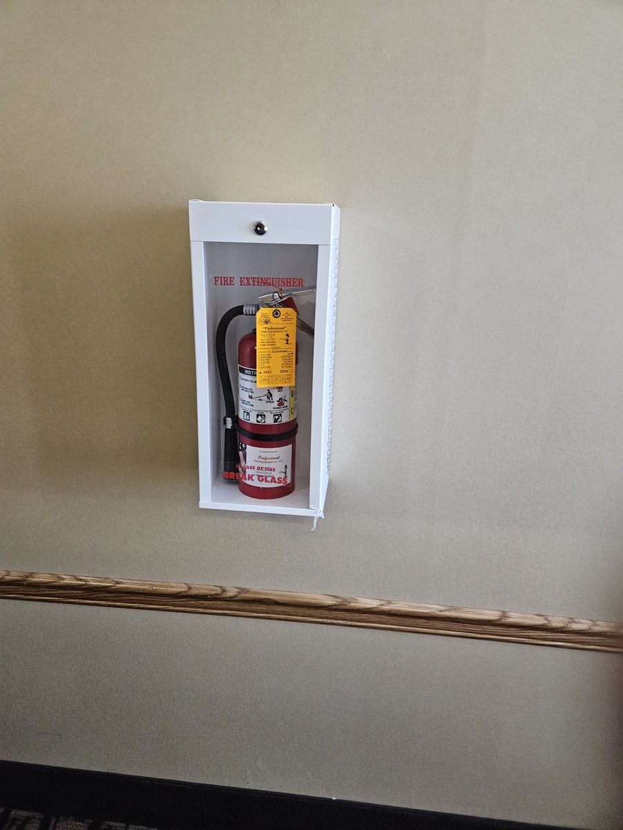 JJ_SAFECATS's tweet image. 9 years of bus road trip hotel stays and never paid attention to this. 2 months into my new job and had to take a bus trip and these literally stuck out at me like a sore thumb. #OwnTheRoad #SafetyFirst