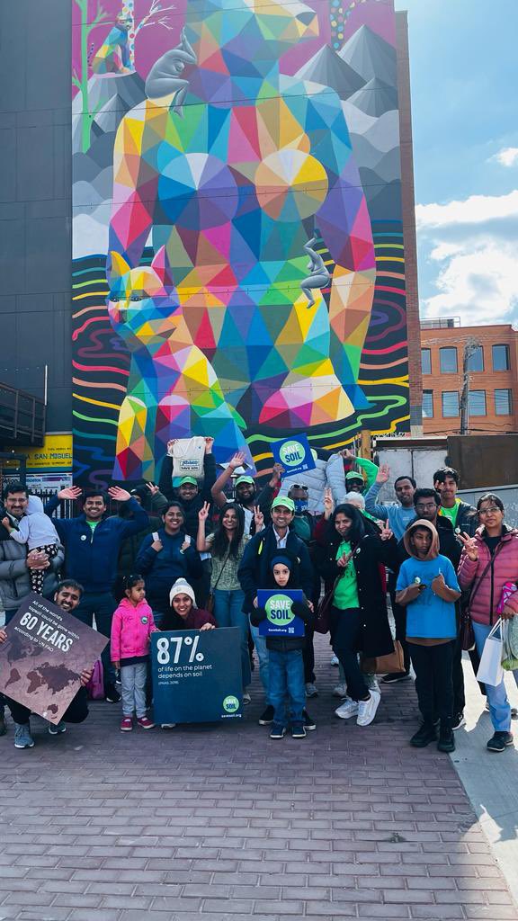Varinder_3_5b's tweet photo. Joyful, exuberant &amp; colorful #SaveSoil walk in #Edmonton on this #EarthDay. One year of #SaveSoil and we are keeping up the momentum to raise awareness and bring soil health policies. Let’s make it happen. #EverythingIsSoil @SenatorRobBlack @CPetitclerc @TimUppal @AmarjeetSohiYEG https://t.co/pQsSojXpcv