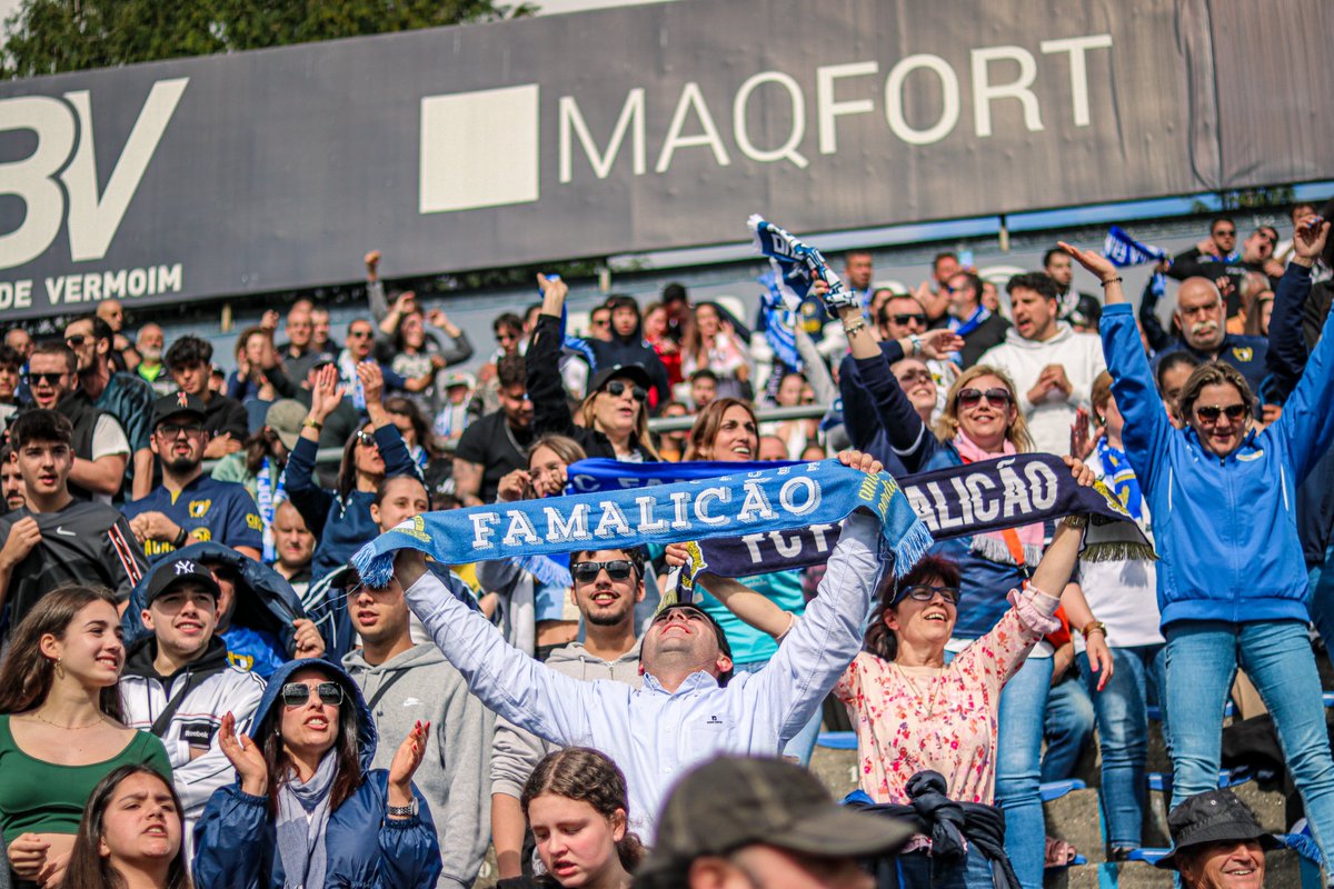 FCF1931_Oficial's tweet photo. Não se admirem: 𝗜𝗦𝗧𝗢 𝗘́ 𝗙𝗔𝗠𝗔𝗟𝗜𝗖𝗔̃𝗢 💙

⚪🔵 #PeloNossoSímbolo #amordeperdicao #LigaPortugalBwin #FCFCSM #DiadoVilaNova https://t.co/z4TSSlRH4z