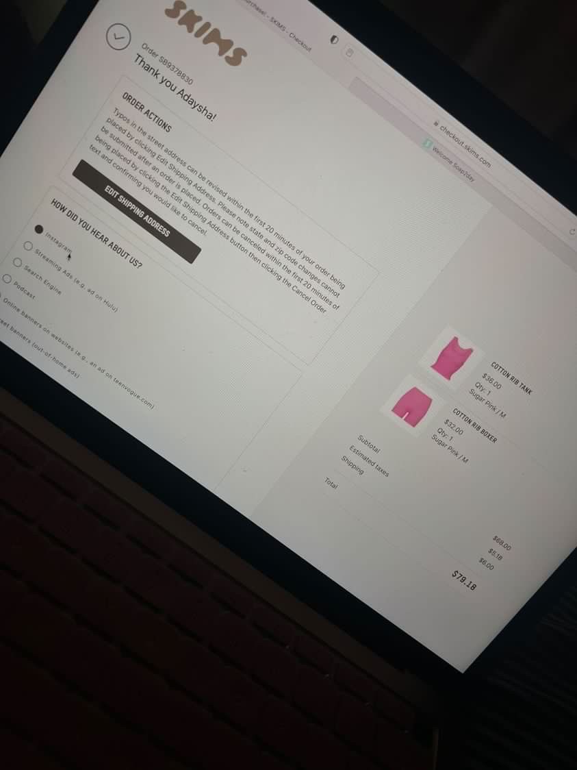 chinavenomm's tweet photo. my friends said we buy our own skims and don’t depend on niggas 😦 https://t.co/qZtZ49tqwq