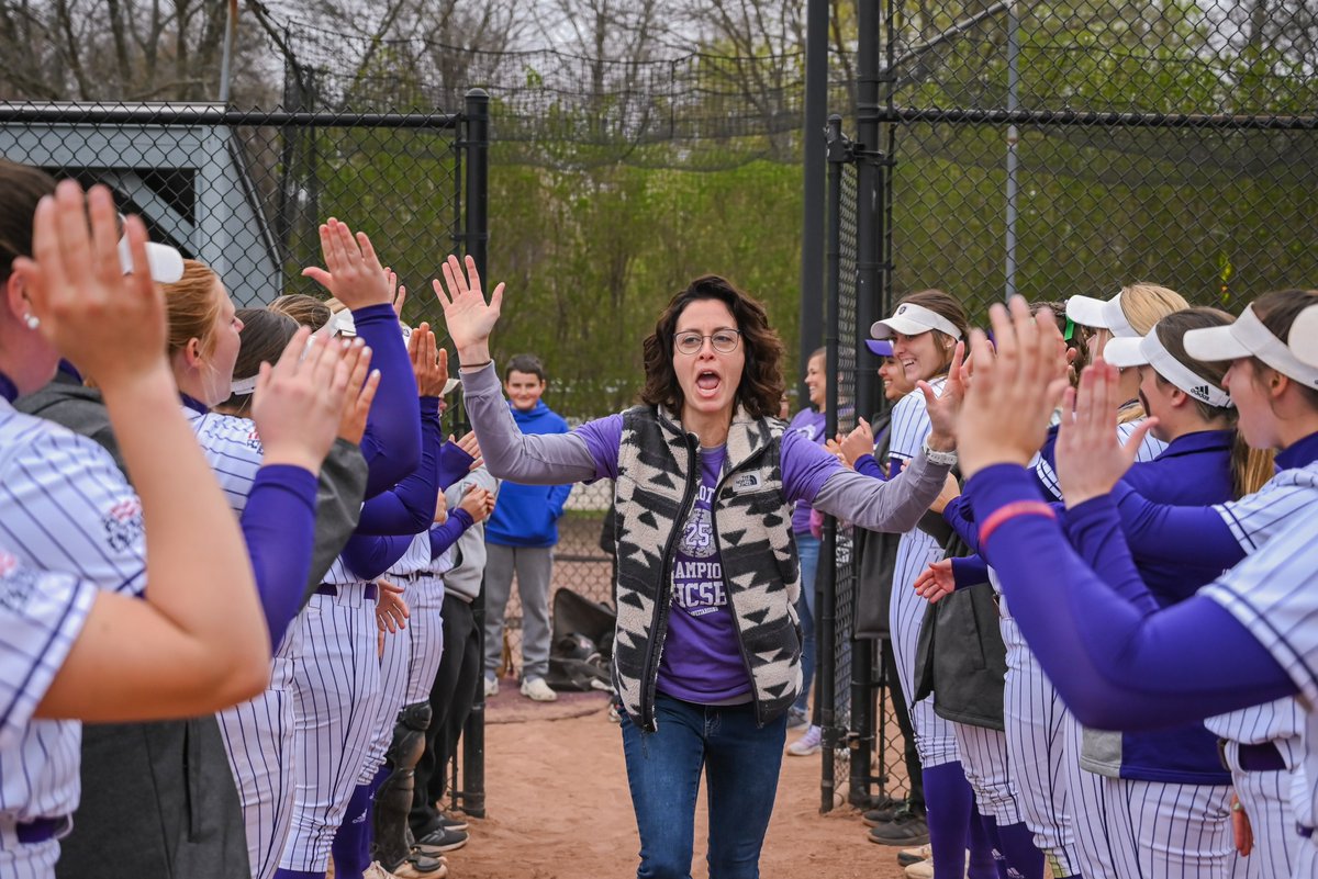HCrossSB's tweet photo. Between games this afternoon we honored the 1998 @PatriotLeague Champions for their 25th Anniversary 🥎🏆

📸 @phoebewrenwong 

#GoCrossGo https://t.co/WMCN4FTRWs