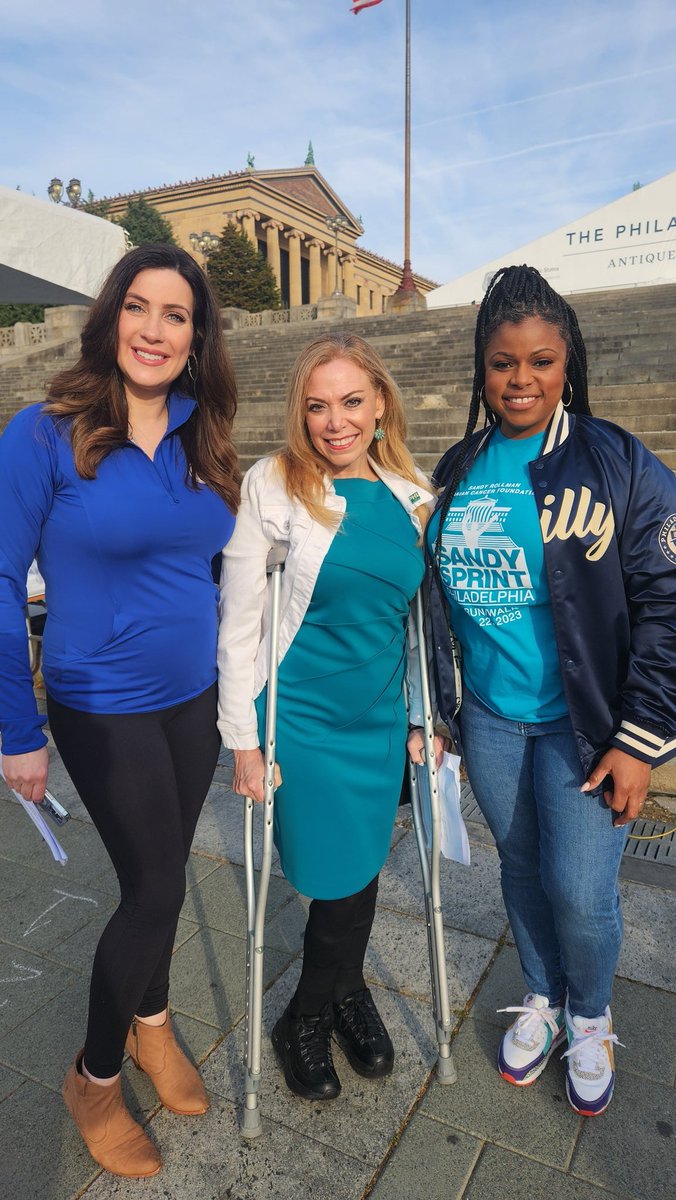 SheilaShowPHL's tweet photo. Honored to attend &amp; present a Mayoral Citation for the 19th annual @srocf Sandy Sprint Philadelphia 5K Run/Walk at the @philamuseum this morning for survivors or in memory of those lives lost due to #OvarianCancer.
#endovariancancer #SandySprint https://t.co/Ow9Yz2ga2R