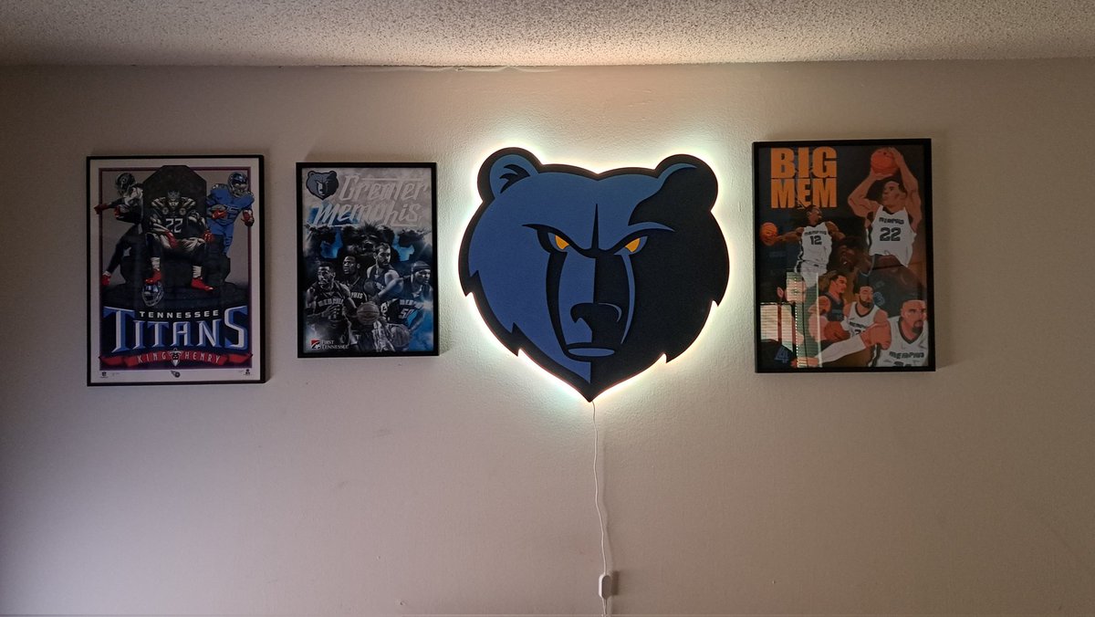 Not a professional picture hanger, but I can dig it #TeamTN #Titans #BigMemphis