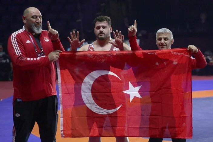QldMaan's tweet photo. 12. EUROPEAN CHAMPIONSHIP
🥇🥇🥇🥇🥇🥇🥇🥇🥇🥇🥇🥇

#RızaKayaalp 🇹🇷
#Türkiye #EuropeanChampion #Respect https://t.co/oFG5FURxFF