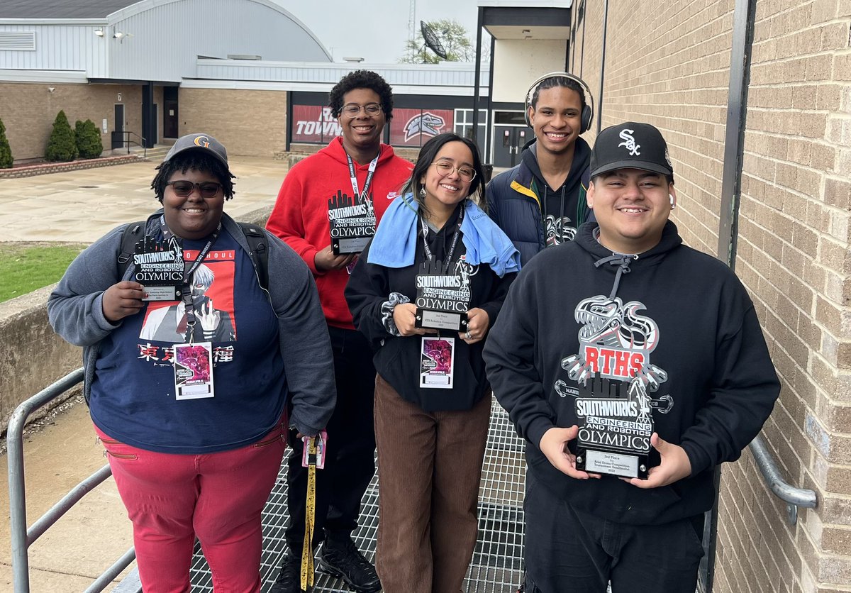 rich227mer's tweet image. Great job this morning. Our teams took 2nd and 3rd in VEX at #Southworks Robotics and Engineering Olympics. They were also recognized for being semifinalist at the drone event in March. #richinstudentsuccess @mikewilsontech @DrMarkKolkman