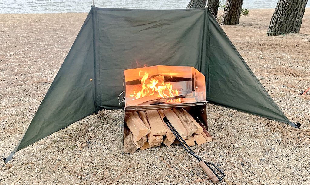 kei_camp_'s tweet photo. おはよう〜！

焚き火台の風防を買おうと思ってるんだけど、陣幕か反射板か悩む…

どっちが良いんだろう…
好みなのかな？

ちなみに今悩んでるのはこれかこれ

陣幕
👉 https://t.co/4JJjZdJbW0

反射板
👉 https://t.co/r92CB0WD1G

皆さんはどっちを使ってますか？？？

#キャンプ好きと繋がりたい https://t.co/5cczwI4Atm