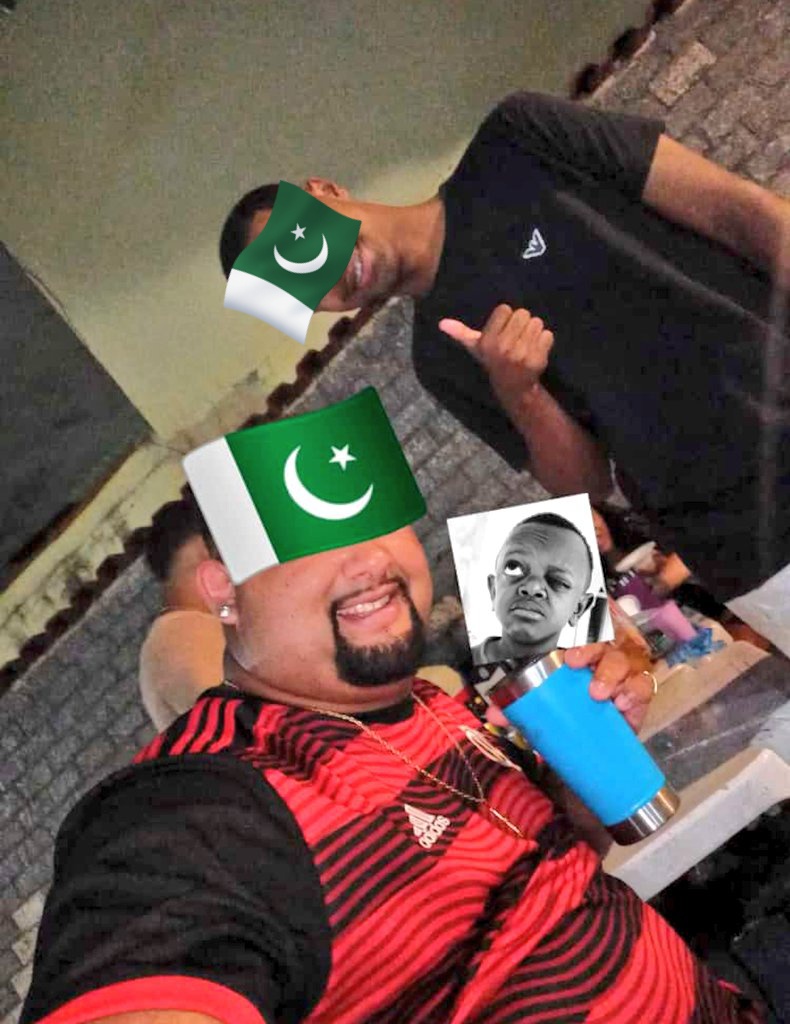 GDResenheiro's tweet photo. Vetalzada 🇵🇰🥃🥥🌴💃🏼🕺 @Hall_moore22 https://t.co/ZFR5i9LosO
